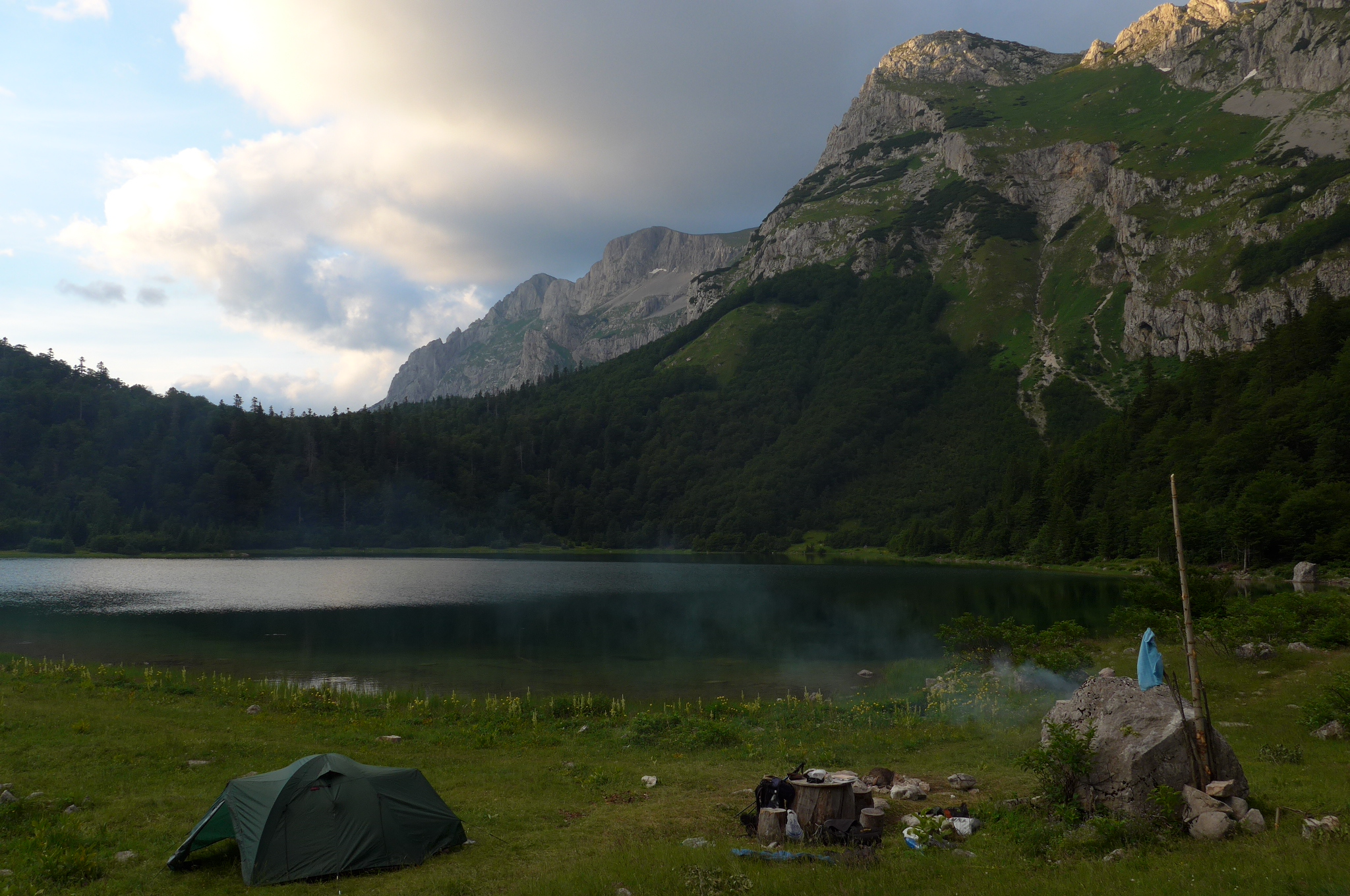 Trnovačko jezero tábor